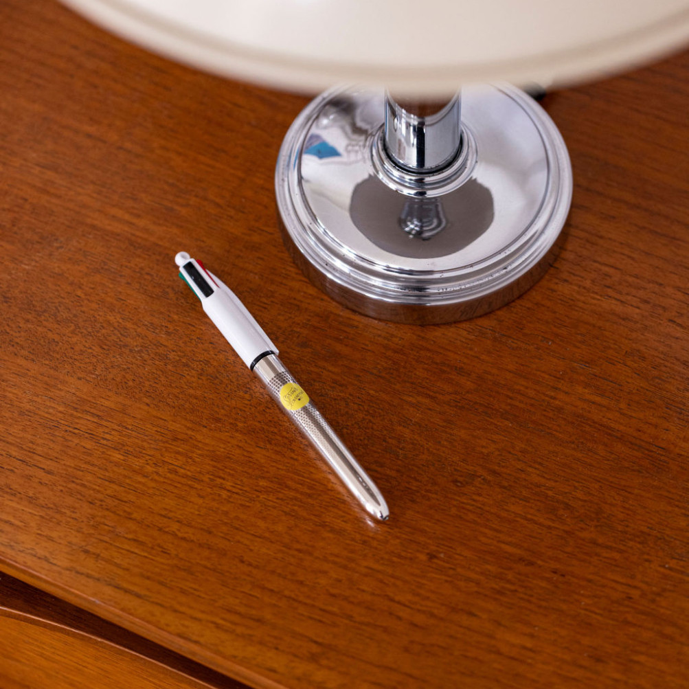 Stylo 4 couleurs Stylo 4 couleurs - Shine metallic avec sérigraphie, dimensions 14,5x1,5 cm - Big Boutique Bpifrance